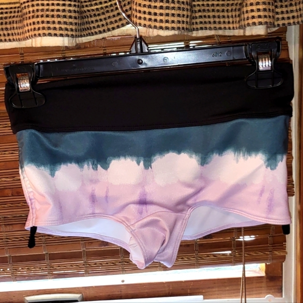 SALE, NWOT! VICTORIA'S SECRET TIE DIE SPANDEX SWIM SHORTS!